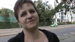 la abuela checa calles audicion A la mierda por dinero